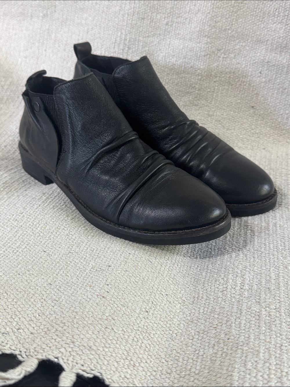 Bueno soft Black leather ankle Boots women’s size 36